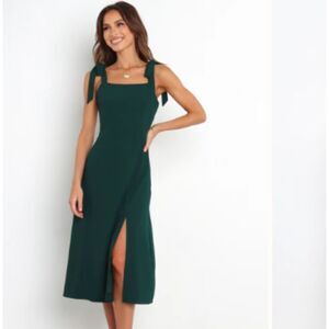 Petal and Pup Laurel Dress Emerald Green Size 8 Cocktail Event Wedding Guest